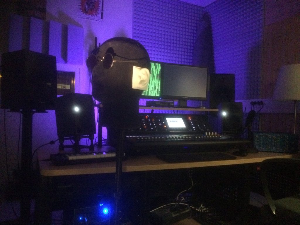 What is "Binaural"? binaural dummy head in recording studio
